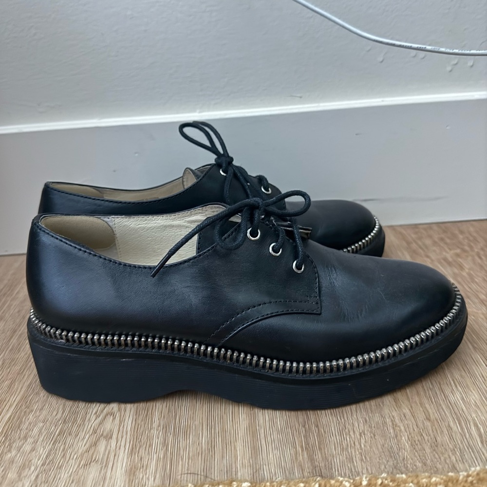 Michael Kors Black Leather Lace-Up Shoes with Silver Zipper Trim - Picture 2 of 6